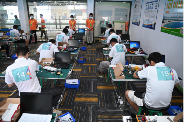 2020深圳技能大賽 無人機(jī)裝調(diào)工決賽在全球鷹無人機(jī)培訓(xùn)基地舉行