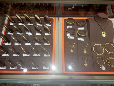 金價(jià)瘋漲與金飾冷遇 消費(fèi)者為何在黃金飾品前“猶豫不決”？